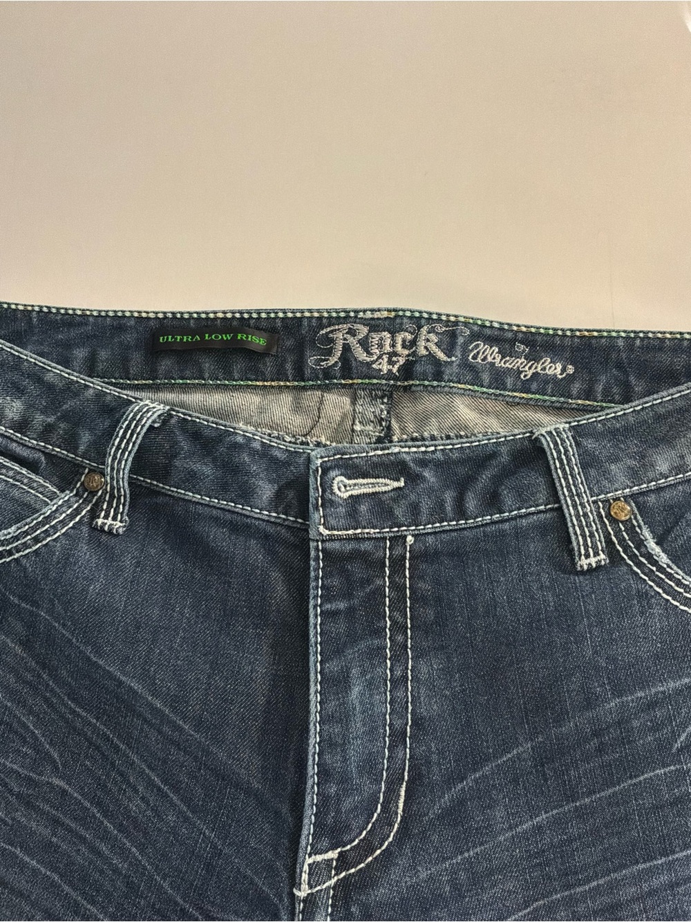 Wrangler womens dark blue denim low-rise jeans Y2K